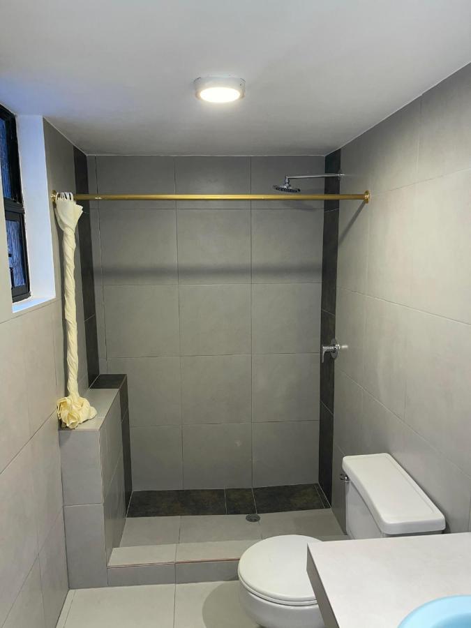 Alston Inn Hotel Кіто Екстер'єр фото