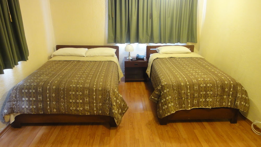 Alston Inn Hotel Кіто Екстер'єр фото