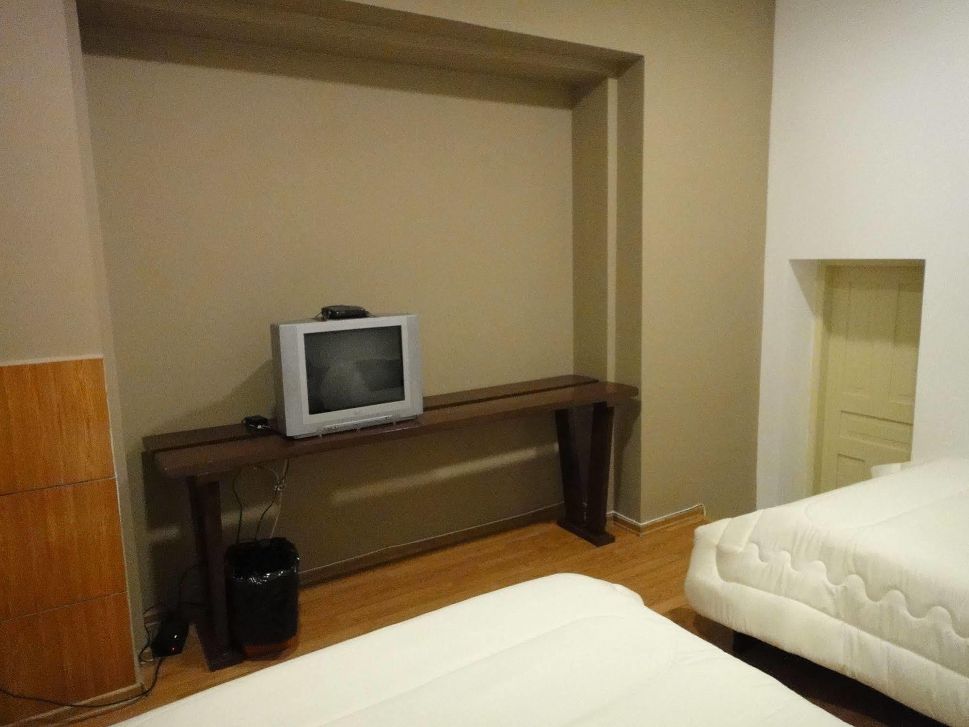 Alston Inn Hotel Кіто Екстер'єр фото