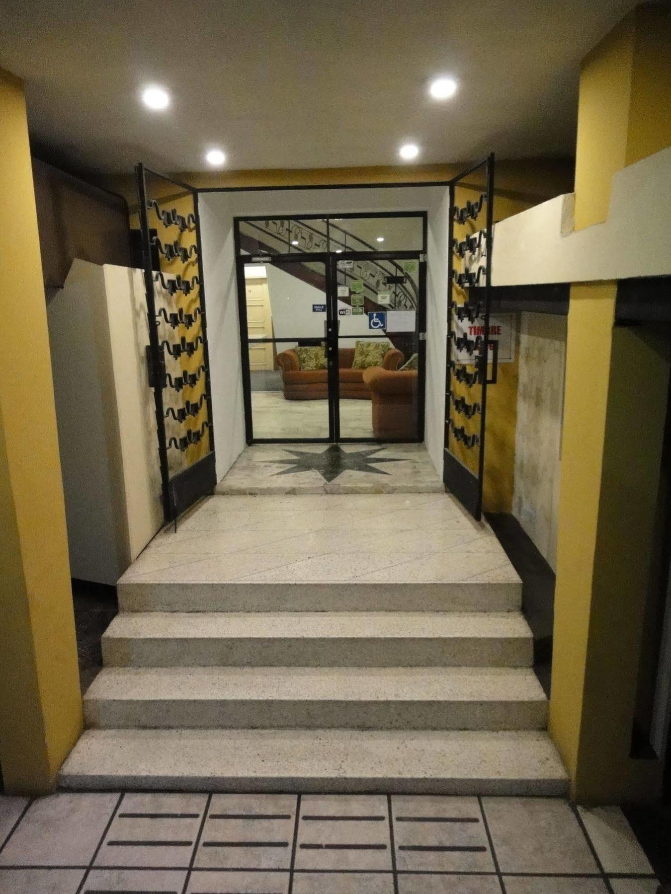Alston Inn Hotel Кіто Екстер'єр фото