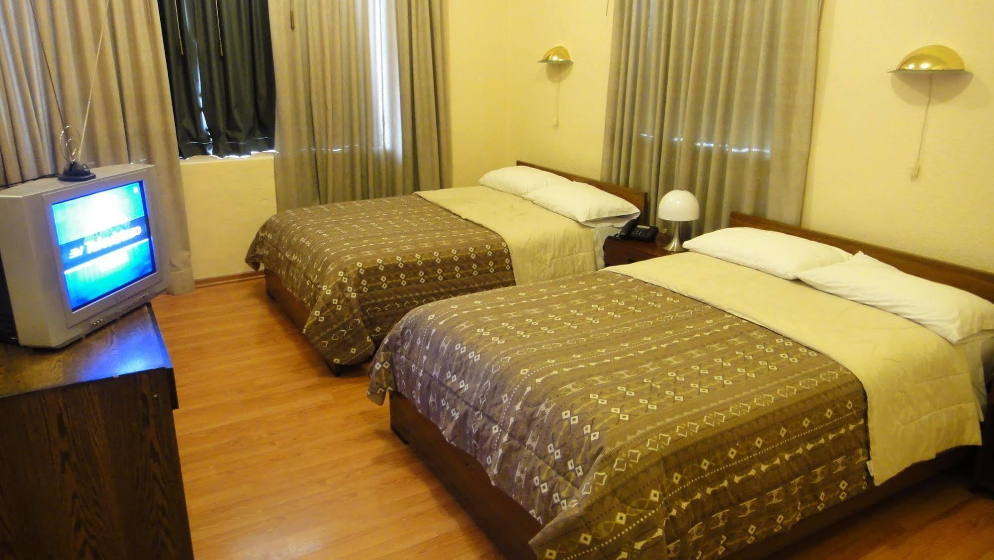 Alston Inn Hotel Кіто Екстер'єр фото